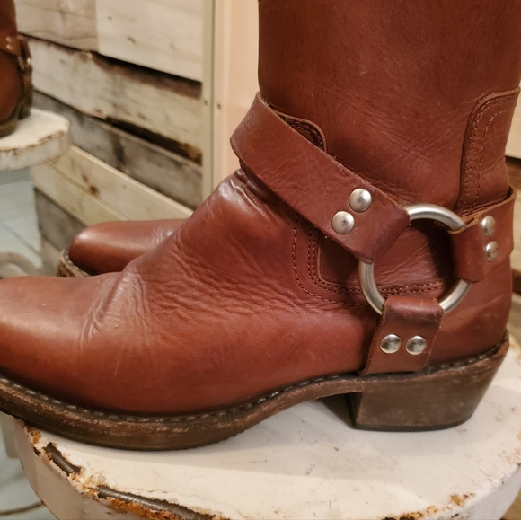 Boots - Picture 8 of 8